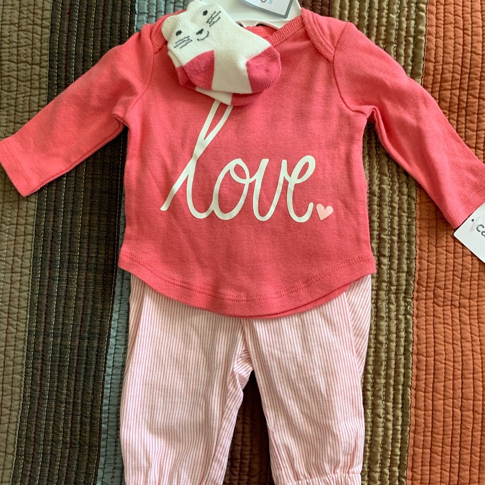 ❤️ Cute newborn outfit.